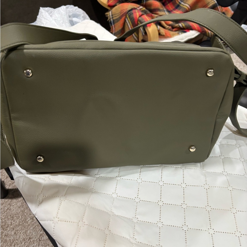 Mina Baie Olive Green Baby Bag - Picture 3 of 4